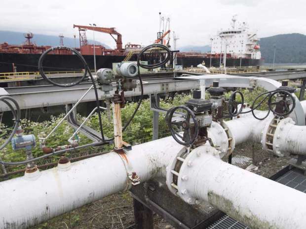 Land sales in the wider Western Canadian Sedimentary Basin fell to a 23-year low, according to RBC Capital Markets, as crude oil erased 45 per cent of its value.