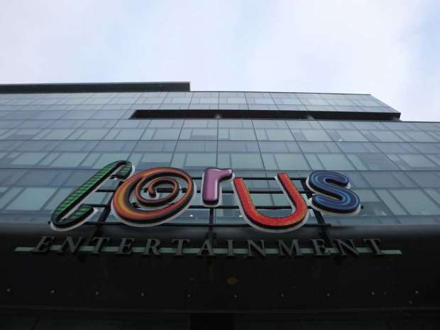 Catalyst has argued that Corus is overpaying for Shaw Media by as much as $858 million. 