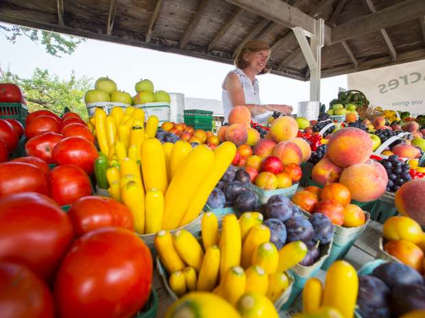 A fruit and vegetable stand selling fresh produce grown on a farm in Niagara-on-the-Lake, Ont., in August 2015. Canadian farmers are cashing in on the highest vegetable prices in years.