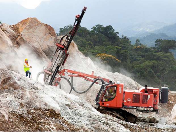 As metal prices have dropped, fewer companies have been constructing new mines. That means miners with ongoing projects have easier access to talent and supplies, bringing down costs and timelines. First Quantum Mineralas, Ltd., for example, cut the cost of its Cobre Panama project by 15 per cent to US$5.5 billion.